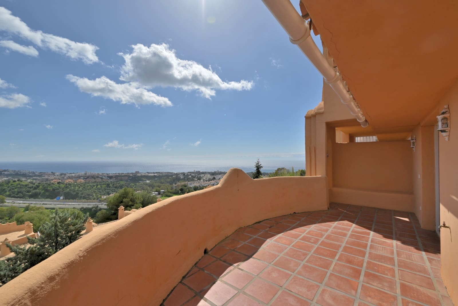 3 sypialnia Penthouse na sprzedaż w Calahonda z basenem garażem - 470 000 € (Ref: 9654510)