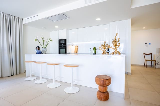 3 makuuhuone Huoneisto myytävänä paikassa La Cala de Mijas, Mijas mukana uima-altaan 
autotalli - 795 000 € (Ref: 9654511)