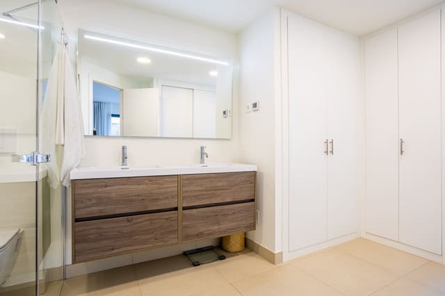 3 makuuhuone Huoneisto myytävänä paikassa La Cala de Mijas, Mijas mukana uima-altaan 
autotalli - 795 000 € (Ref: 9654511)