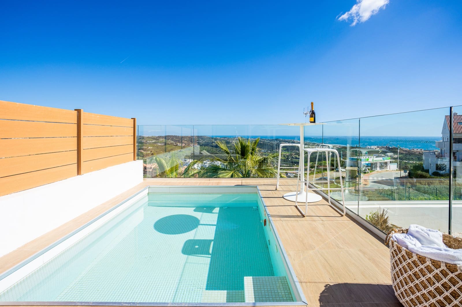 3 makuuhuone Huoneisto myytävänä paikassa La Cala de Mijas mukana uima-altaan 
autotalli - 795 000 € (Ref: 9654511)