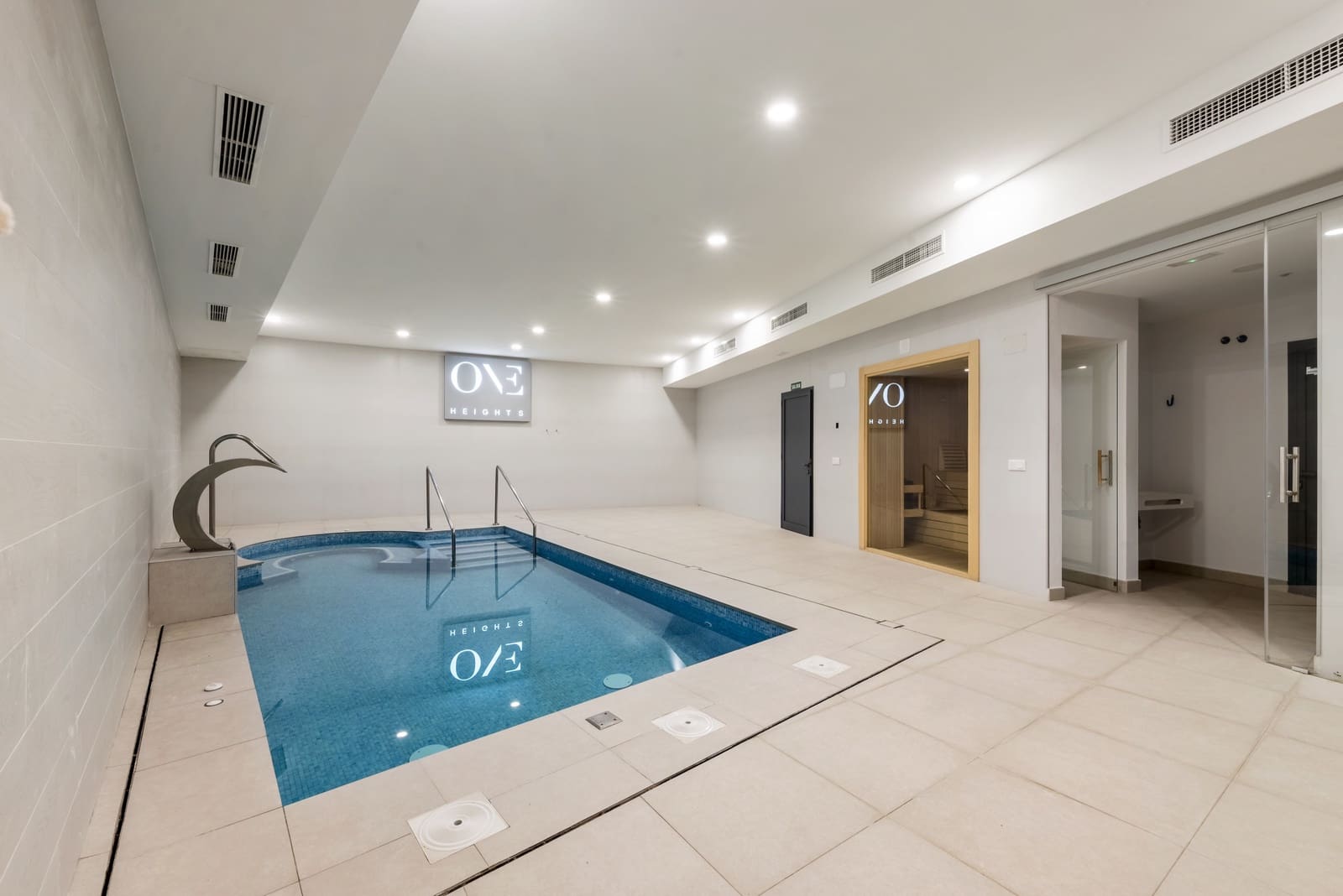 3 makuuhuone Huoneisto myytävänä paikassa La Cala de Mijas mukana uima-altaan 
autotalli - 795 000 € (Ref: 9654511)