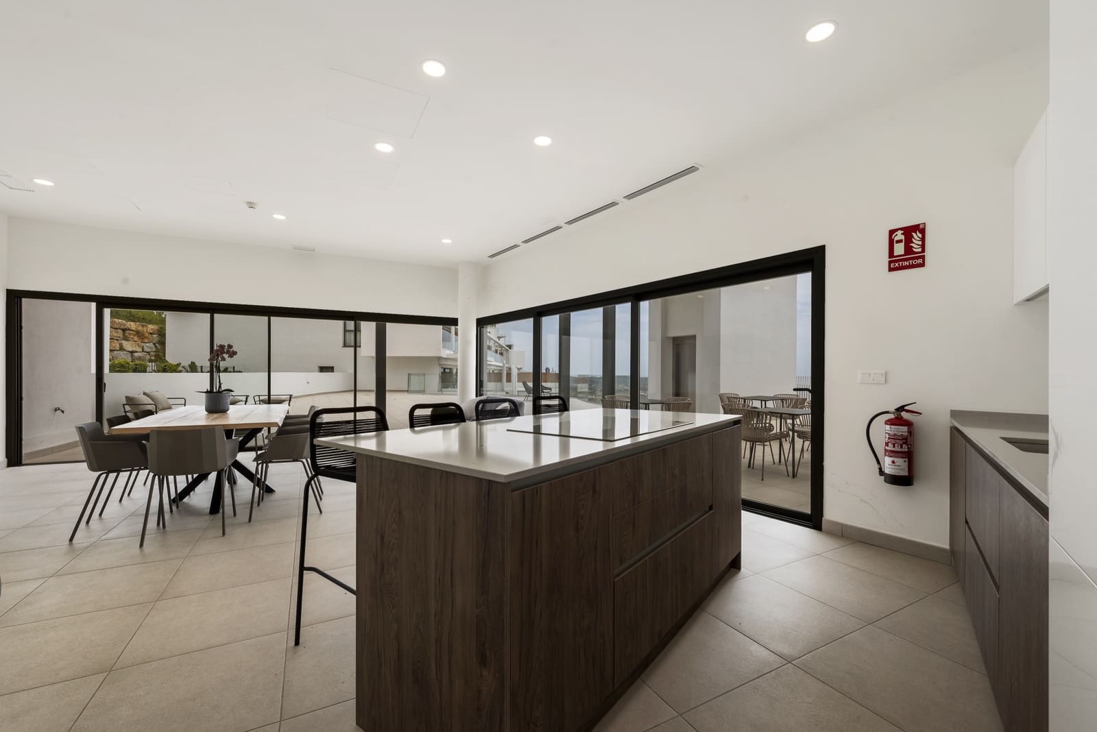 3 makuuhuone Huoneisto myytävänä paikassa La Cala de Mijas mukana uima-altaan 
autotalli - 795 000 € (Ref: 9654511)