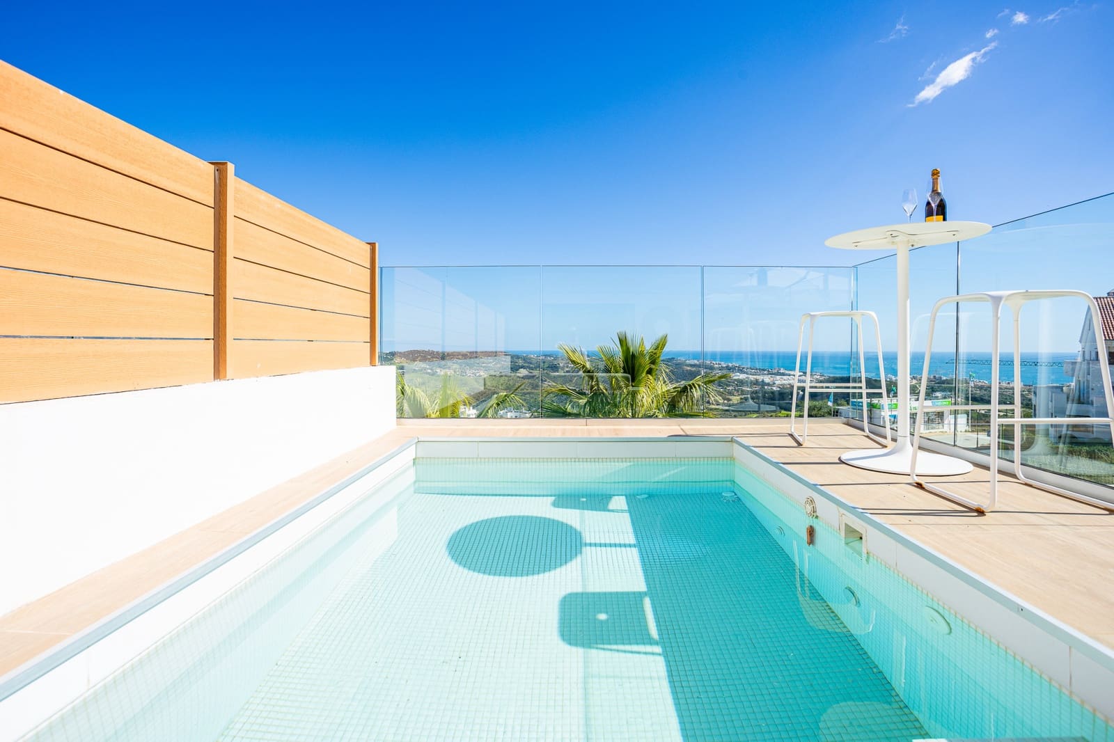 3 makuuhuone Huoneisto myytävänä paikassa La Cala de Mijas mukana uima-altaan 
autotalli - 795 000 € (Ref: 9654511)