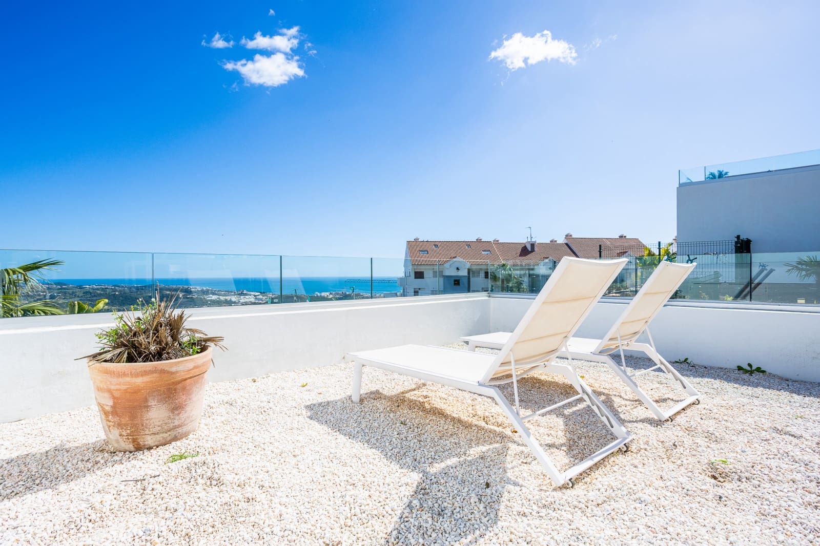 3 makuuhuone Huoneisto myytävänä paikassa La Cala de Mijas mukana uima-altaan 
autotalli - 795 000 € (Ref: 9654511)