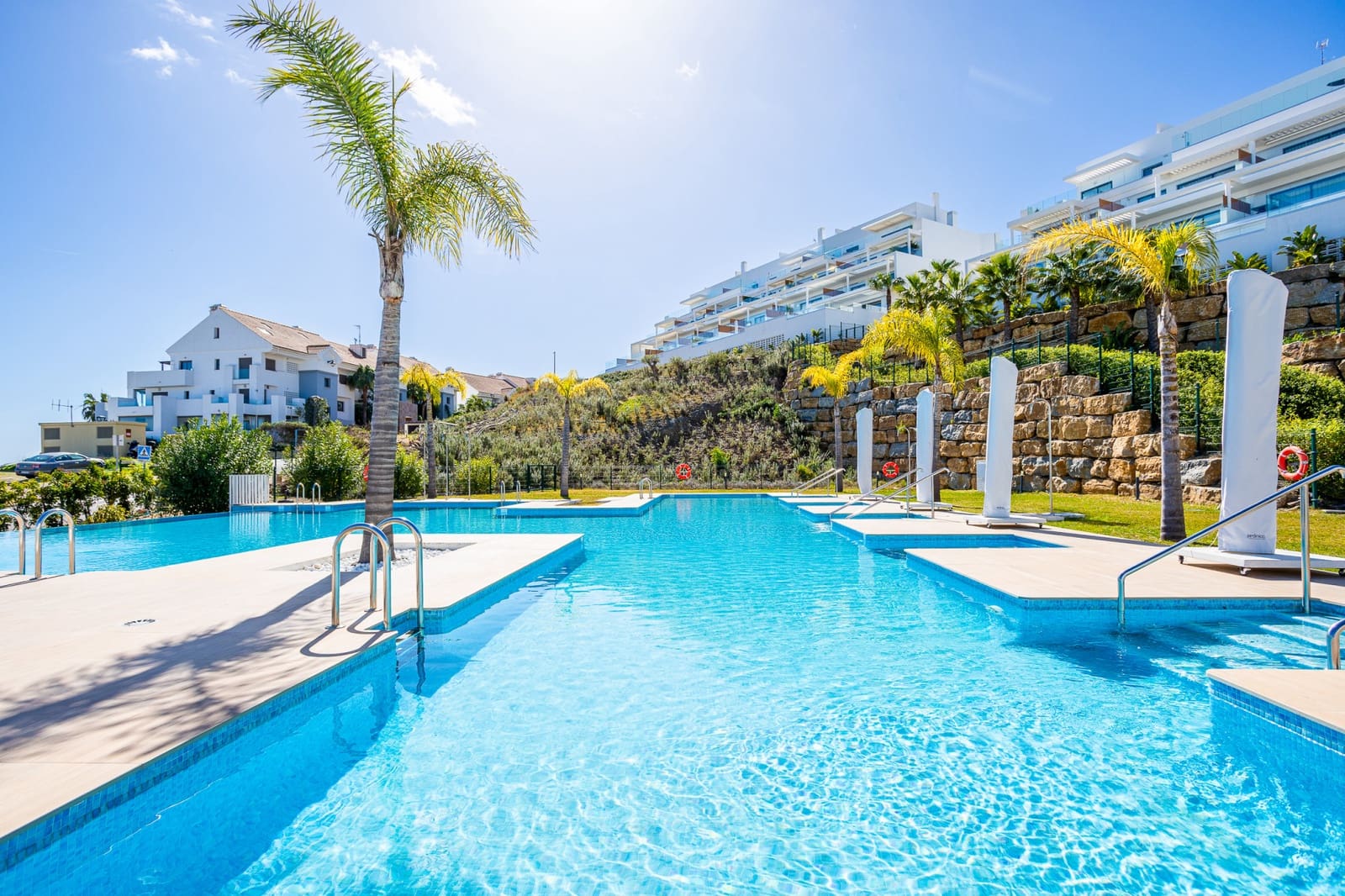 3 makuuhuone Huoneisto myytävänä paikassa La Cala de Mijas mukana uima-altaan 
autotalli - 795 000 € (Ref: 9654511)