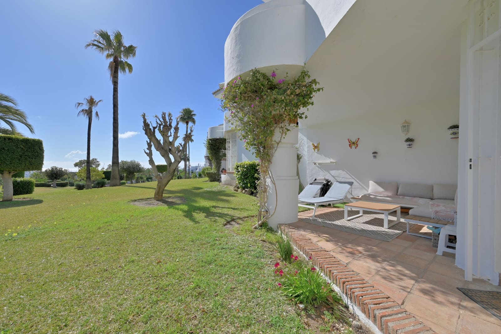 Apartamento de 2 habitaciones en Calahonda en venta con piscina - 435.000 € (Ref: 9658145)