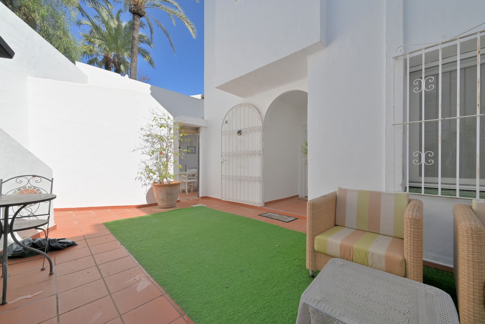 Apartamento de 2 habitaciones en Calahonda en venta con piscina - 435.000 € (Ref: 9658145)