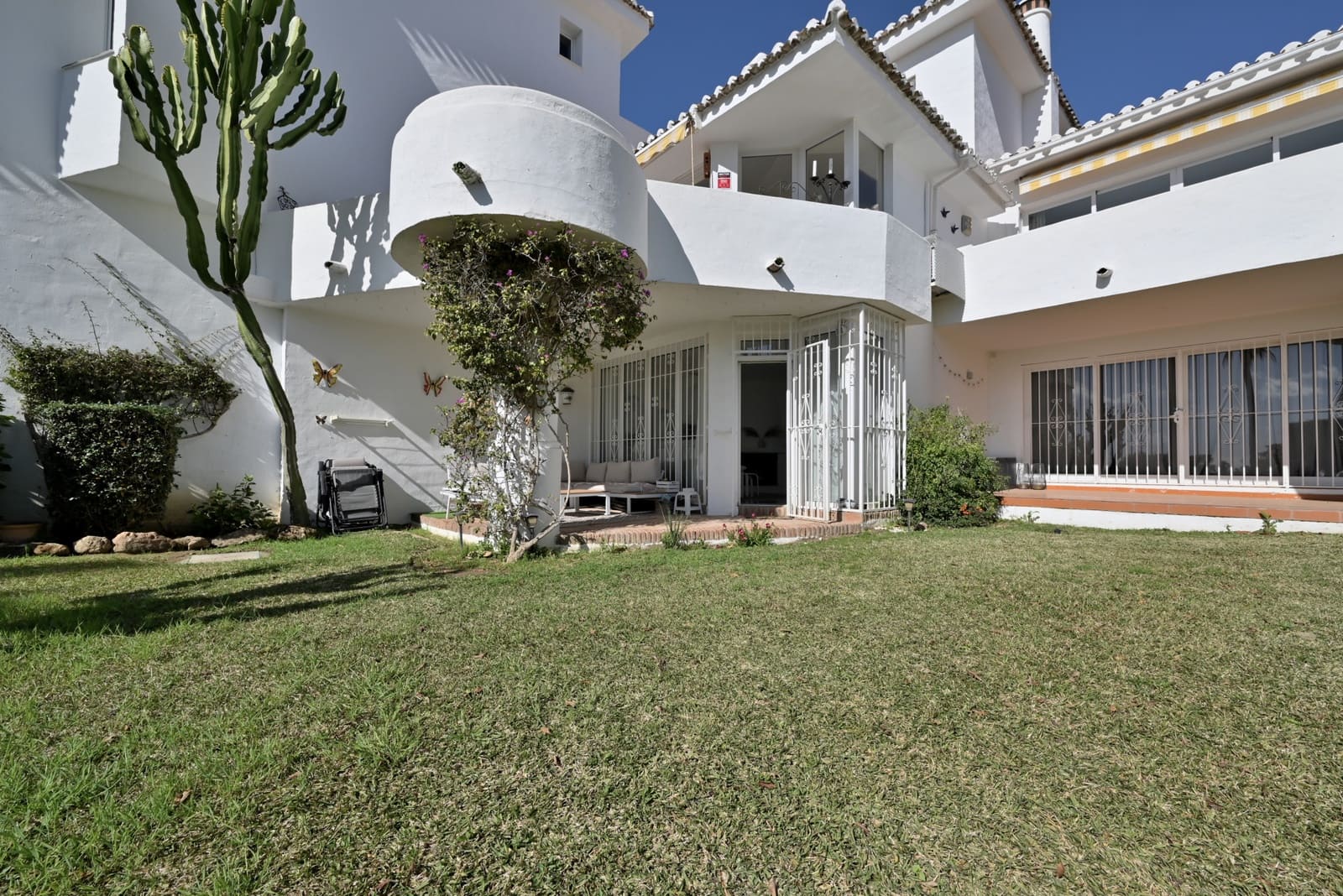 Apartamento de 2 habitaciones en Calahonda en venta con piscina - 435.000 € (Ref: 9658145)