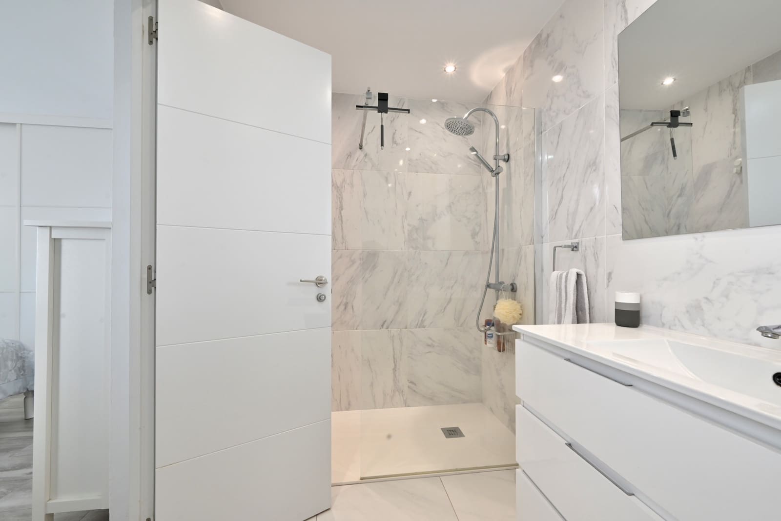 Apartamento de 2 habitaciones en Calahonda en venta con piscina - 435.000 € (Ref: 9658145)