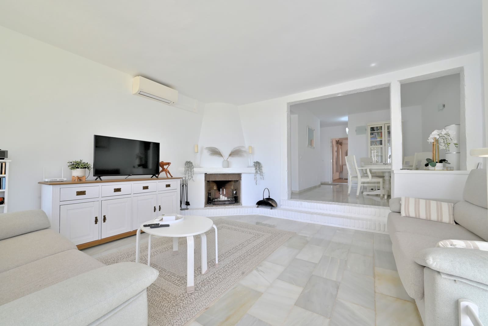 Apartamento de 2 habitaciones en Calahonda en venta con piscina - 435.000 € (Ref: 9658145)