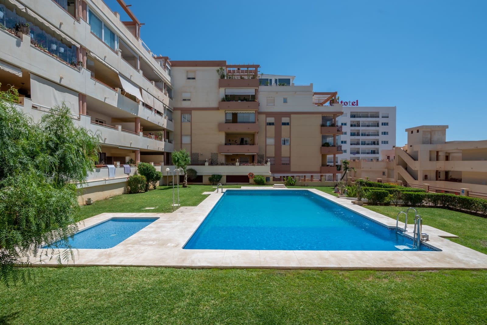 3 soveværelse Lejlighed til salg i Torrequebrada med swimmingpool garage - € 499.000 (Ref: 9669760)