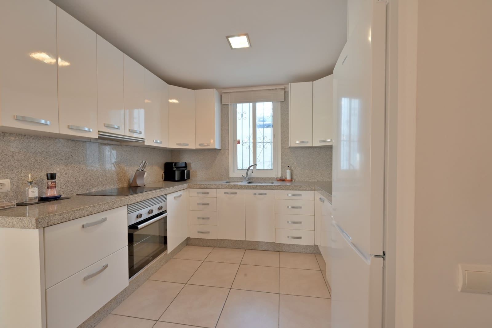 3 chambre Appartement à vendre à Calahonda avec piscine - 575 000 € (Ref: 9694588)