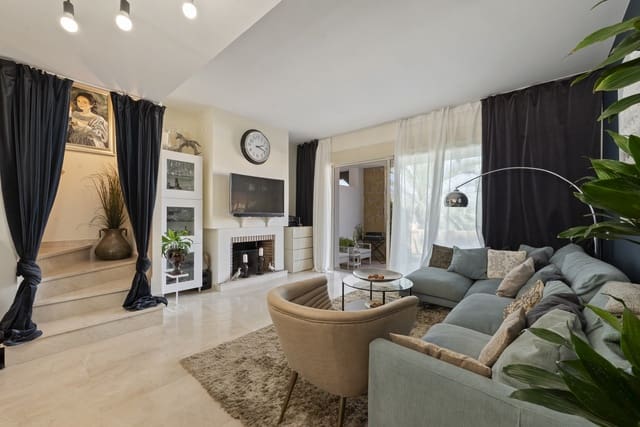 3 bedroom Townhouse for sale in Mijas Costa, Mijas with pool garage - € 535,000 (Ref: 9700340)