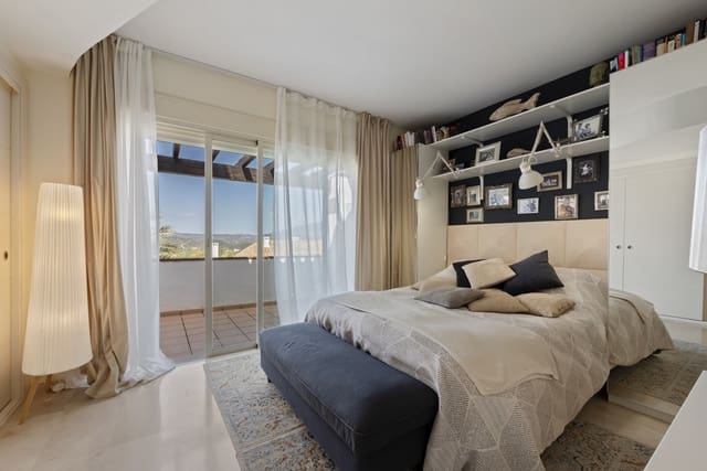 3 bedroom Townhouse for sale in Mijas Costa, Mijas with pool garage - € 535,000 (Ref: 9700340)