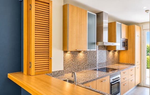 3 soveværelse Byhus til salg i Mijas Costa, Mijas med swimmingpool garage - € 506.000 (Ref: 9700340)