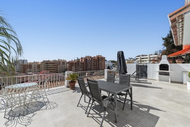 Chalet de 4 habitaciones en Torreblanca, Fuengirola en venta con garaje - 795.000 € (Ref: 9700341)