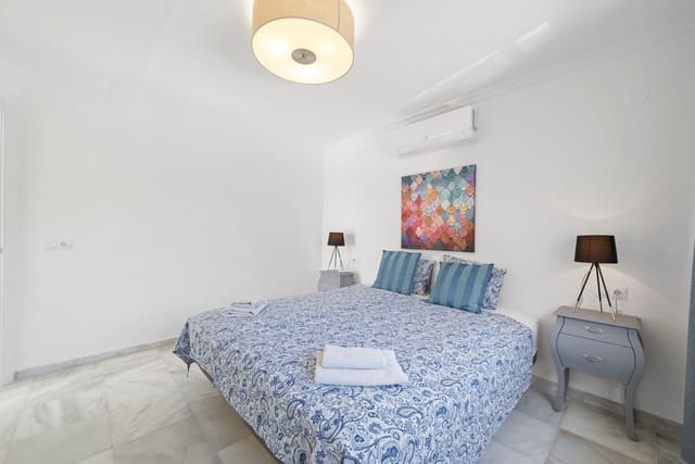 Chalet de 4 habitaciones en Torreblanca, Fuengirola en venta con garaje - 795.000 € (Ref: 9700341)