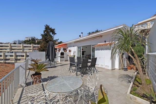 Chalet de 4 habitaciones en Torreblanca, Fuengirola en venta con garaje - 795.000 € (Ref: 9700341)