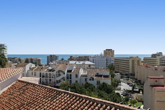 Chalet de 4 habitaciones en Torreblanca, Fuengirola en venta con garaje - 795.000 € (Ref: 9700341)