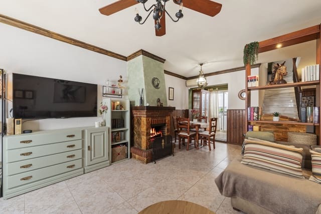 3 makuuhuone Omakotitalo myytävänä paikassa Mijas Costa, Mijas mukana 
autotalli - 350 000 € (Ref: 9703357)