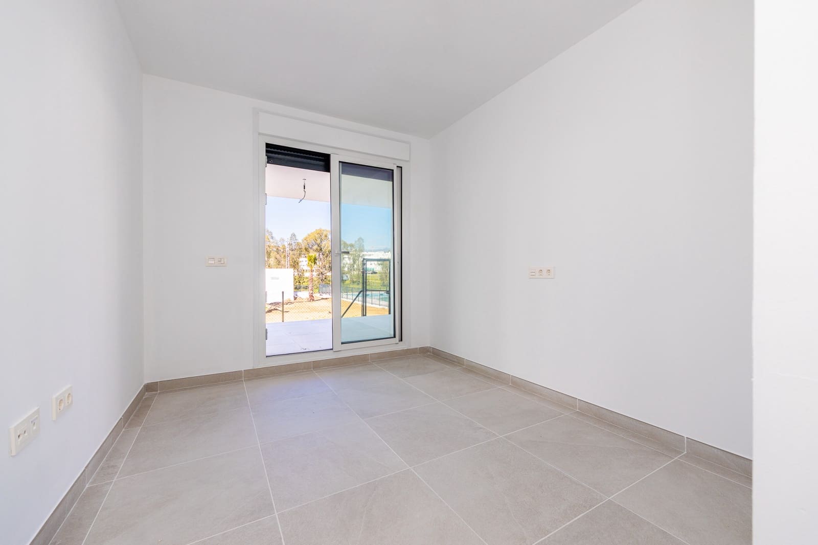 2 sypialnia Apartament na sprzedaż w La Cala de Mijas z basenem garażem - 349 000 € (Ref: 9719338)