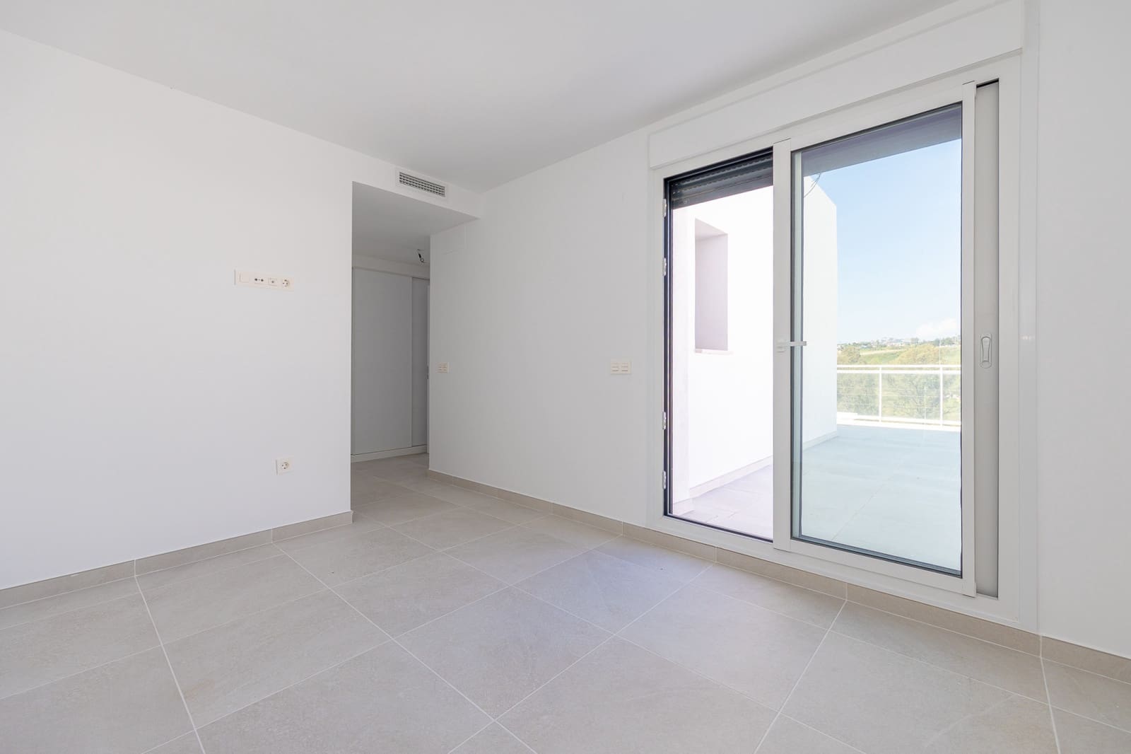 2 bedroom Penthouse for sale in La Cala de Mijas with pool garage - € 419,000 (Ref: 9719339)