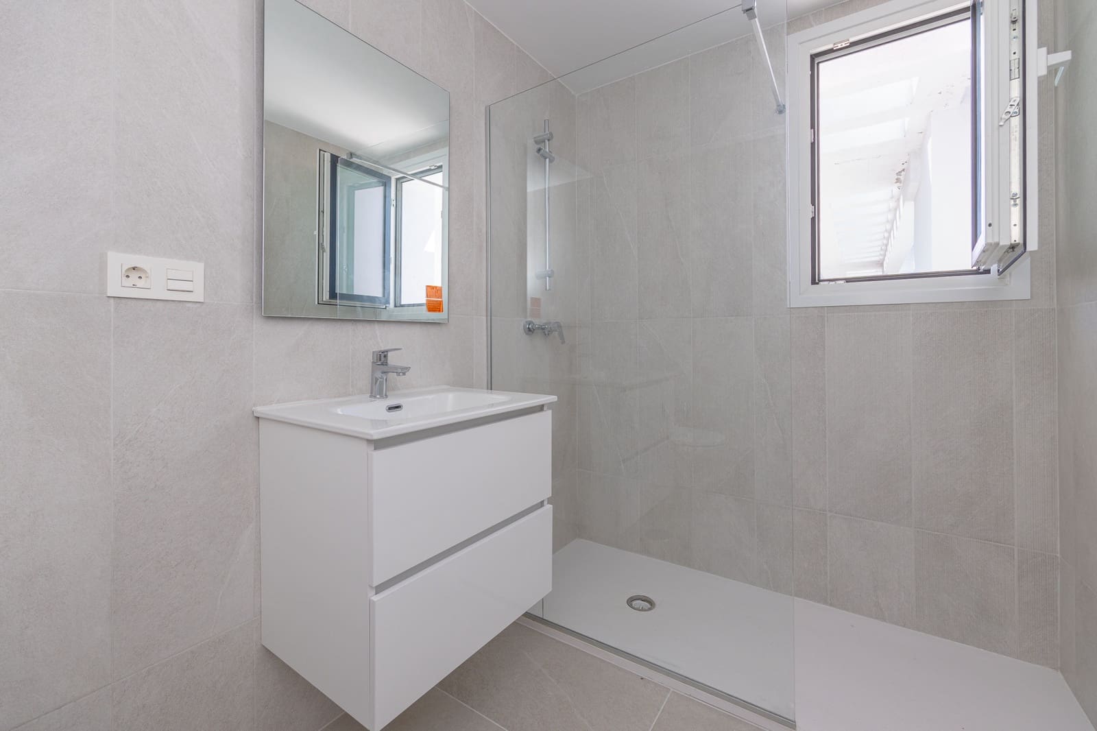 2 bedroom Penthouse for sale in La Cala de Mijas with pool garage - € 419,000 (Ref: 9719339)