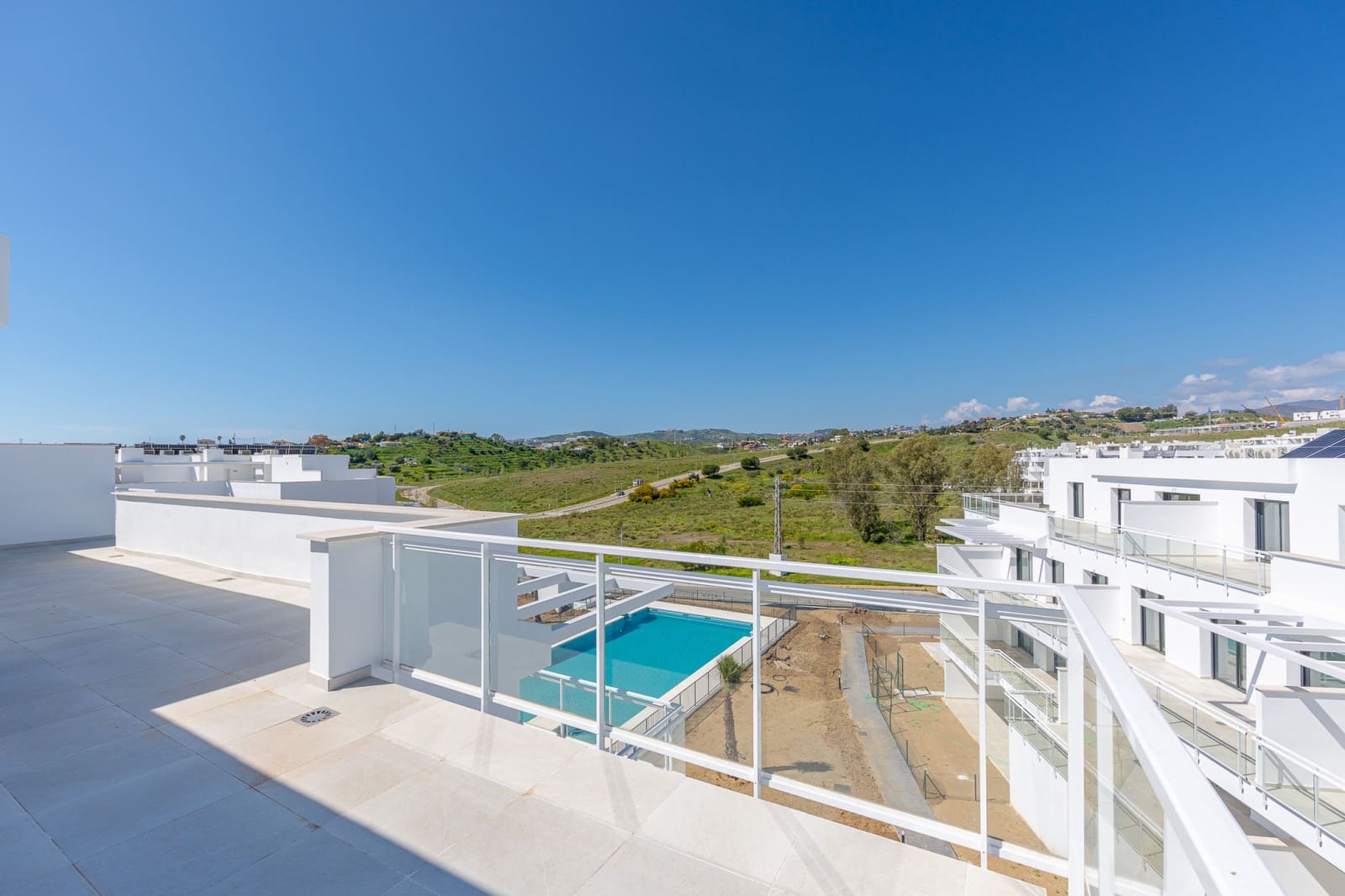 Ático de 2 habitaciones en La Cala de Mijas en venta con piscina garaje - 419.000 € (Ref: 9719339)