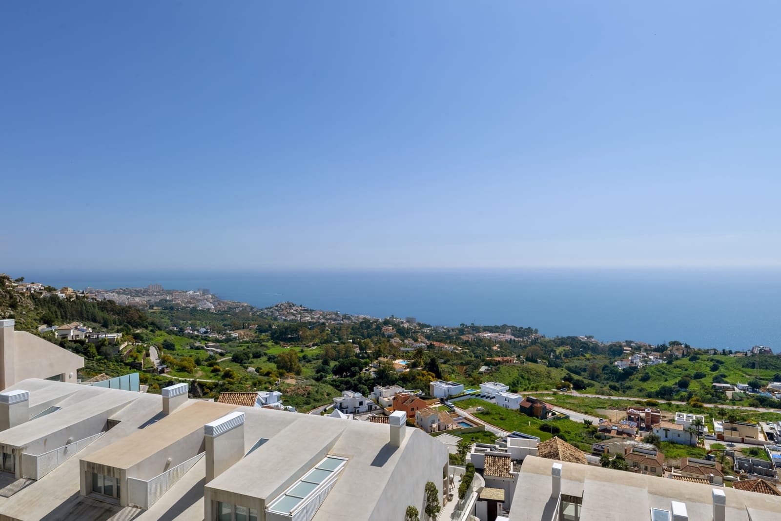 3 slaapkamer Penthouse te koop in Benalmadena met zwembad garage - € 1.225.000 (Ref: 9719340)