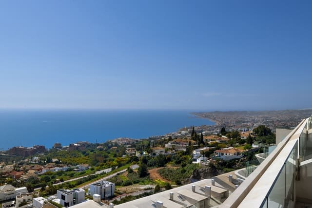 3 makuuhuone Kattohuoneisto myytävänä paikassa Benalmádena mukana uima-altaan 
autotalli - 1 225 000 € (Ref: 9719340)