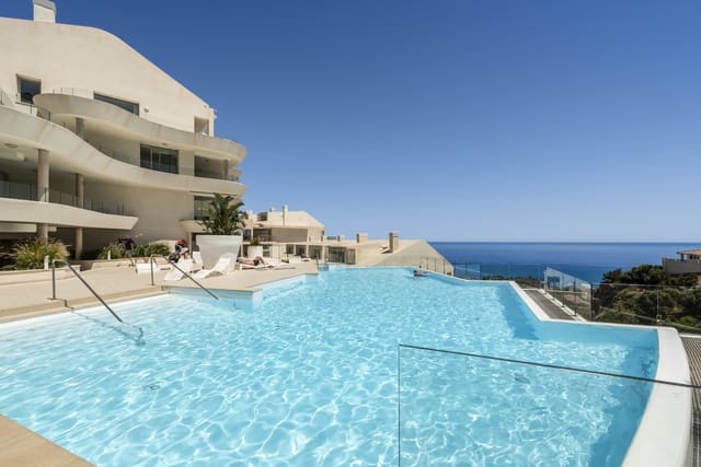 3 makuuhuone Kattohuoneisto myytävänä paikassa Benalmádena mukana uima-altaan 
autotalli - 1 225 000 € (Ref: 9719340)