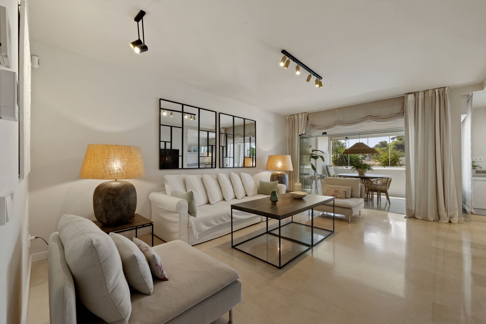 2 bedroom Apartment for sale in Fuengirola with pool garage - € 799,000 (Ref: 9720987)