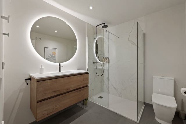 2 bedroom Apartment for sale in Fuengirola with pool garage - € 799,000 (Ref: 9720987)