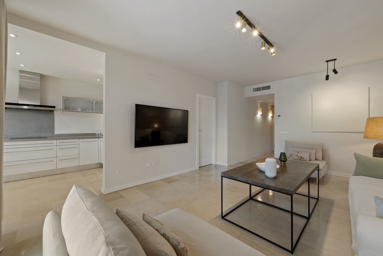 2 bedroom Apartment for sale in Fuengirola with pool garage - € 799,000 (Ref: 9720987)