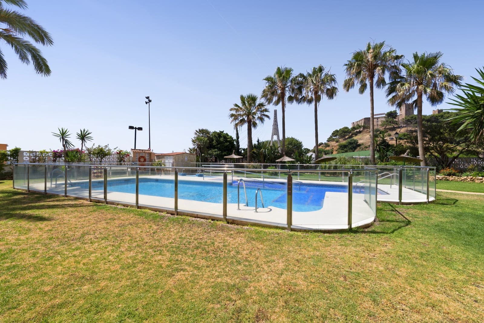 2 bedroom Apartment for sale in Fuengirola with pool garage - € 799,000 (Ref: 9720987)