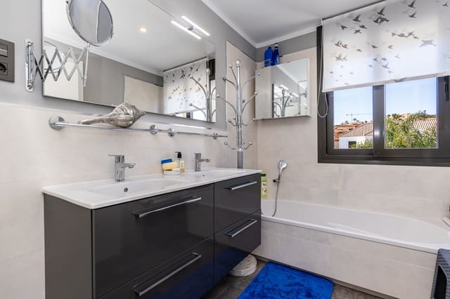 Pareado de 3 habitaciones en La Cala de Mijas, Mijas en venta con piscina garaje - 850.000 € (Ref: 9745203)