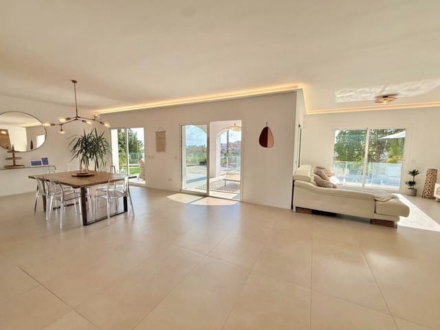 3 chambre Villa/Maison à vendre à Riviera del Sol, Mijas avec piscine garage - 1 310 000 € (Ref: 9747501)