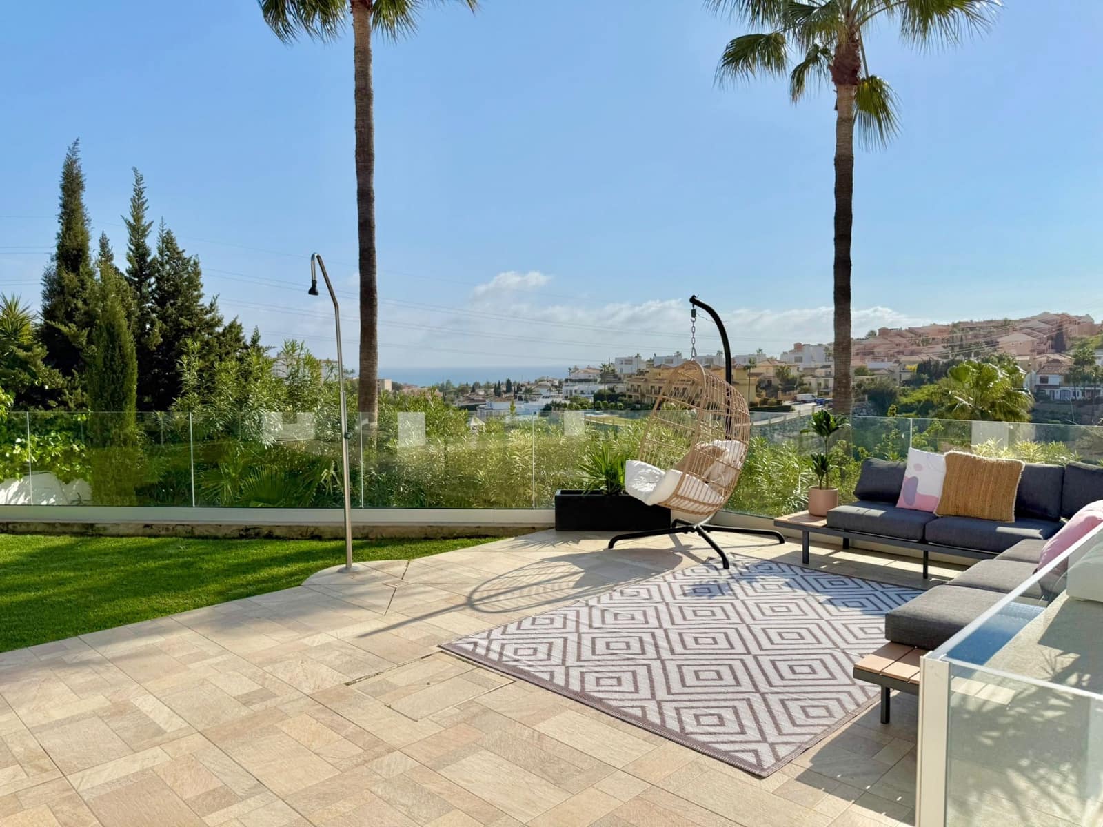 Chalet de 3 habitaciones en Riviera del Sol en venta con piscina garaje - 1.310.000 € (Ref: 9747501)