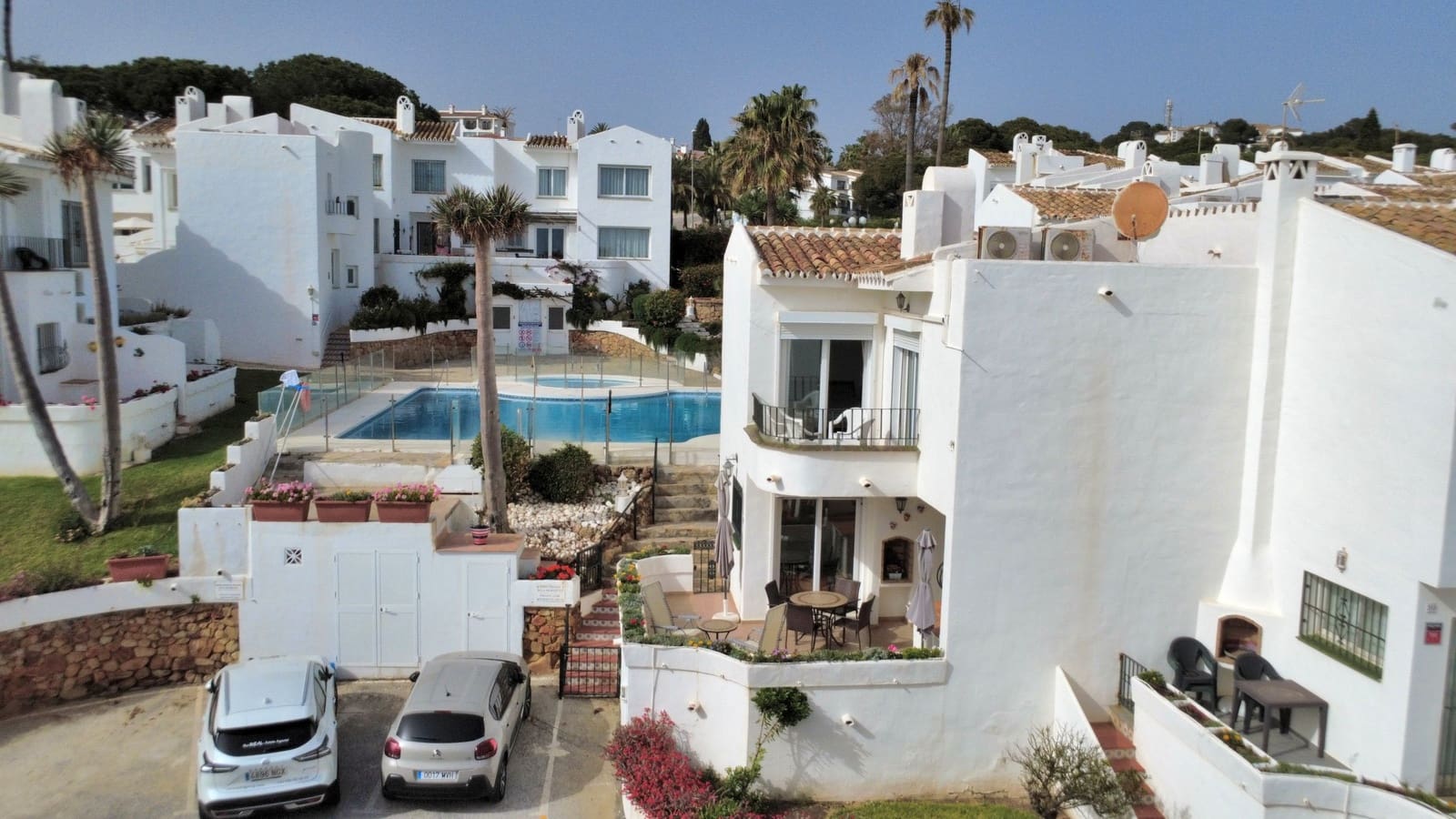2 bedroom Townhouse for sale in Riviera del Sol with pool - € 520,000 (Ref: 9751503)