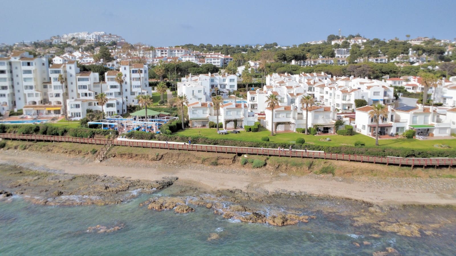 2 bedroom Townhouse for sale in Riviera del Sol with pool - € 520,000 (Ref: 9751503)