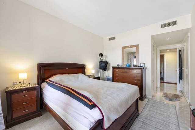 Apartamento de 2 habitaciones en Calahonda, Mijas en venta con piscina garaje - 385.000 € (Ref: 9755109)