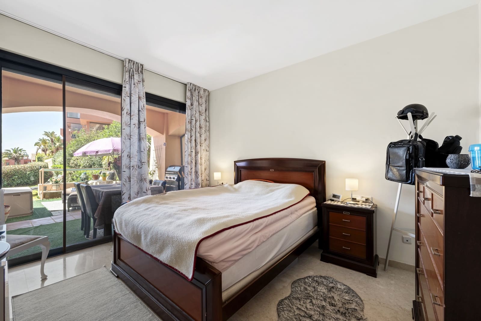 Apartamento de 2 habitaciones en Calahonda en venta con piscina garaje - 385.000 € (Ref: 9755109)