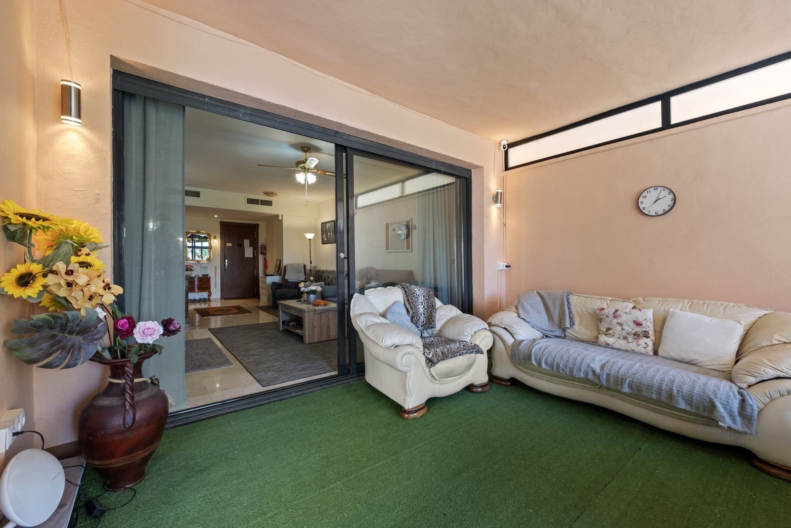 Apartamento de 2 habitaciones en Calahonda en venta con piscina garaje - 385.000 € (Ref: 9755109)