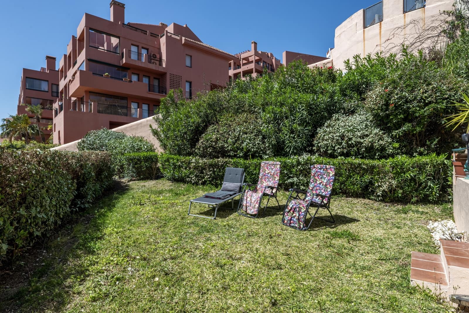 Apartamento de 2 habitaciones en Calahonda en venta con piscina garaje - 385.000 € (Ref: 9755109)