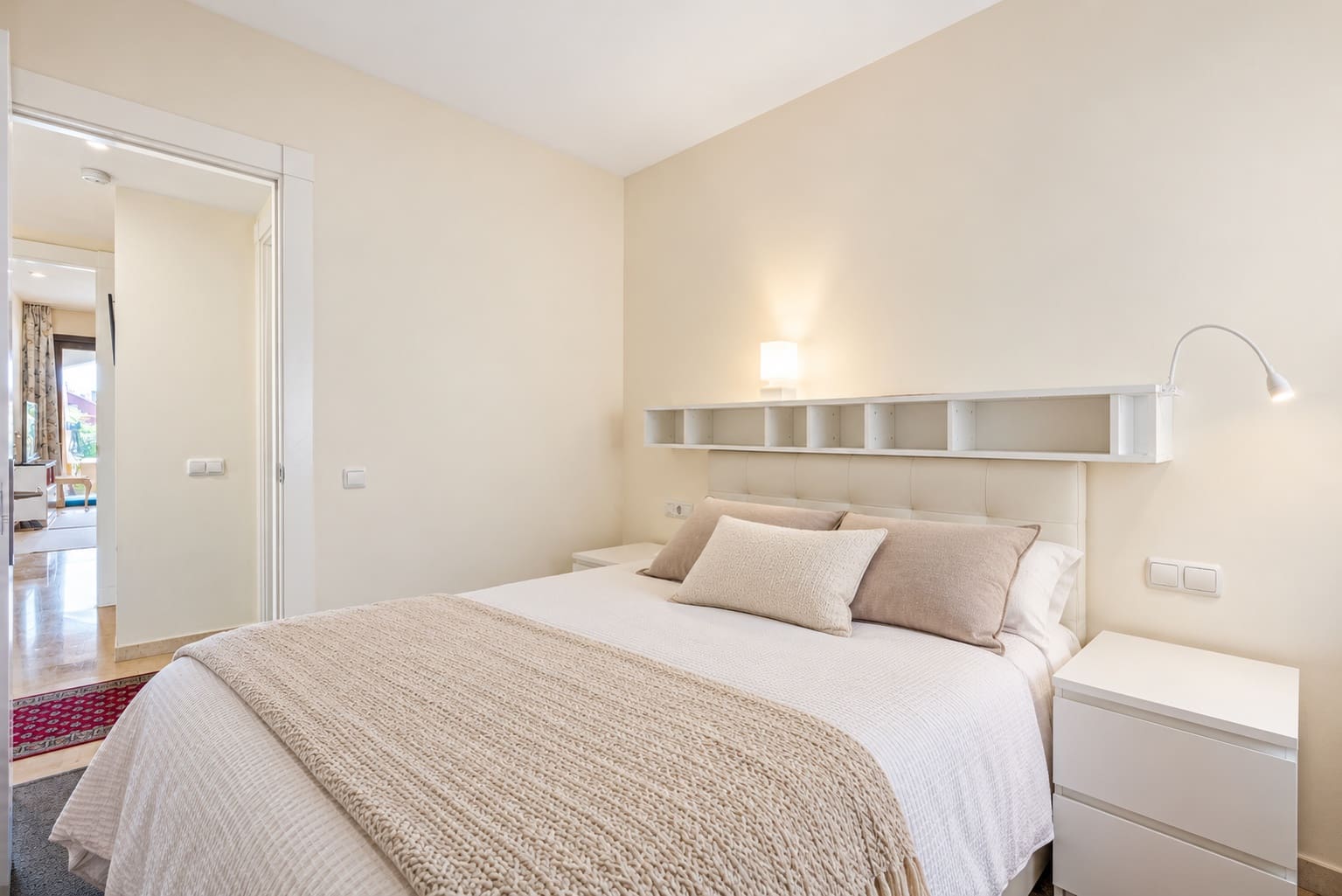 Apartamento de 2 habitaciones en Calahonda en venta con piscina garaje - 359.000 € (Ref: 9755109)