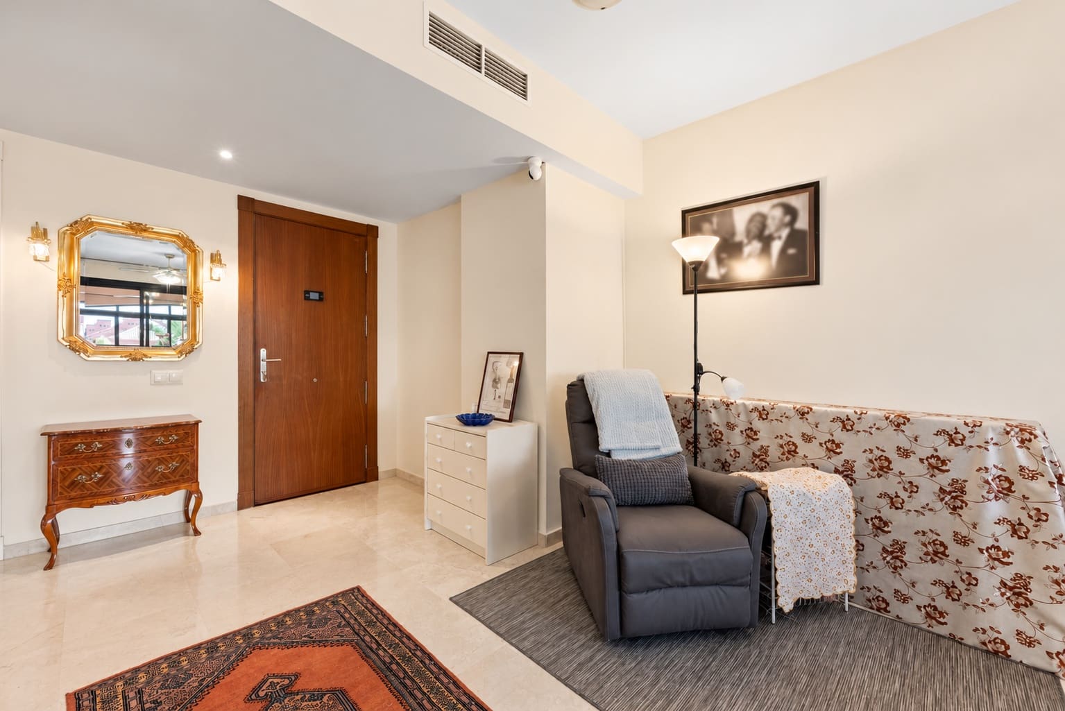 Apartamento de 2 habitaciones en Calahonda en venta con piscina garaje - 359.000 € (Ref: 9755109)