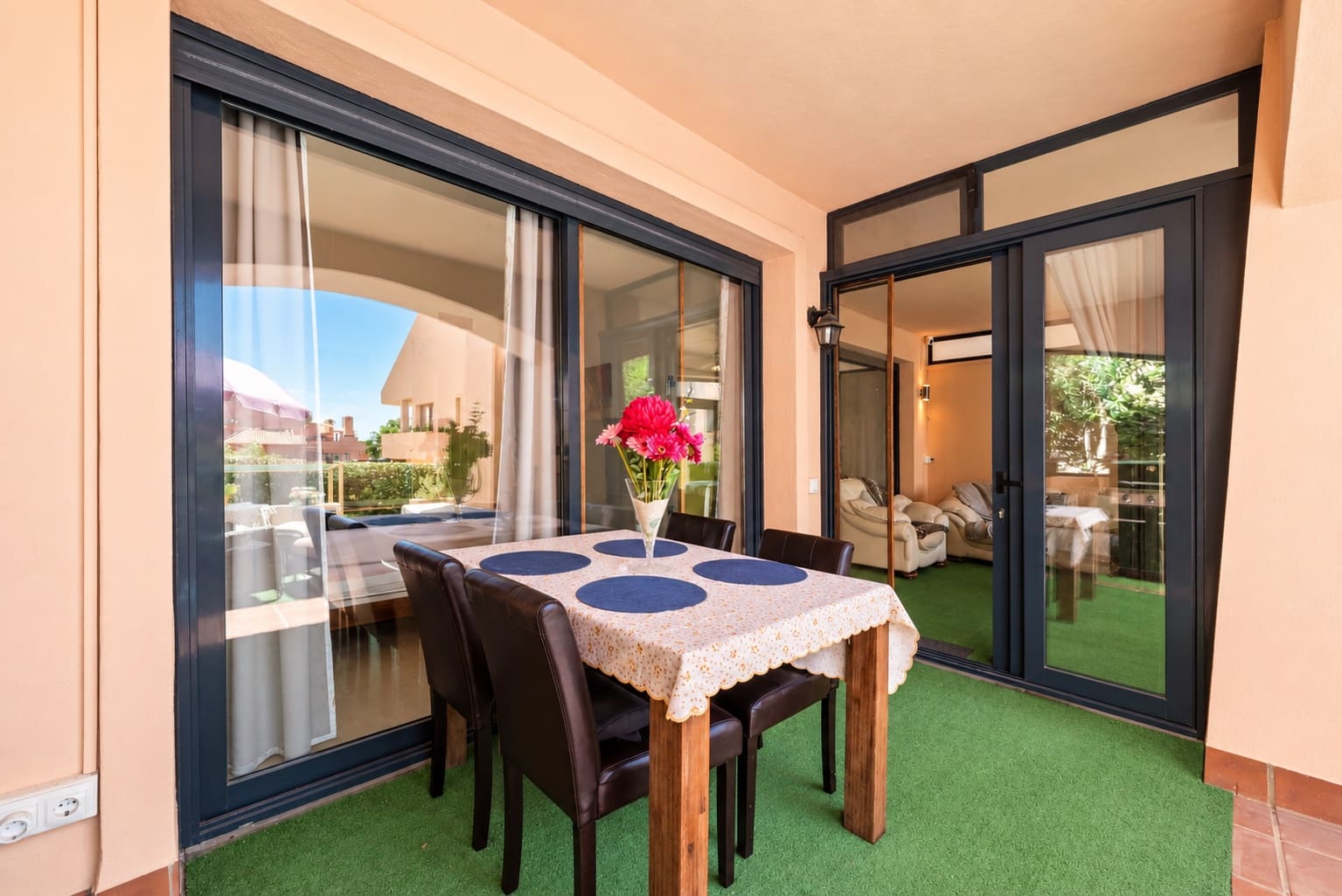 Apartamento de 2 habitaciones en Calahonda en venta con piscina garaje - 359.000 € (Ref: 9755109)