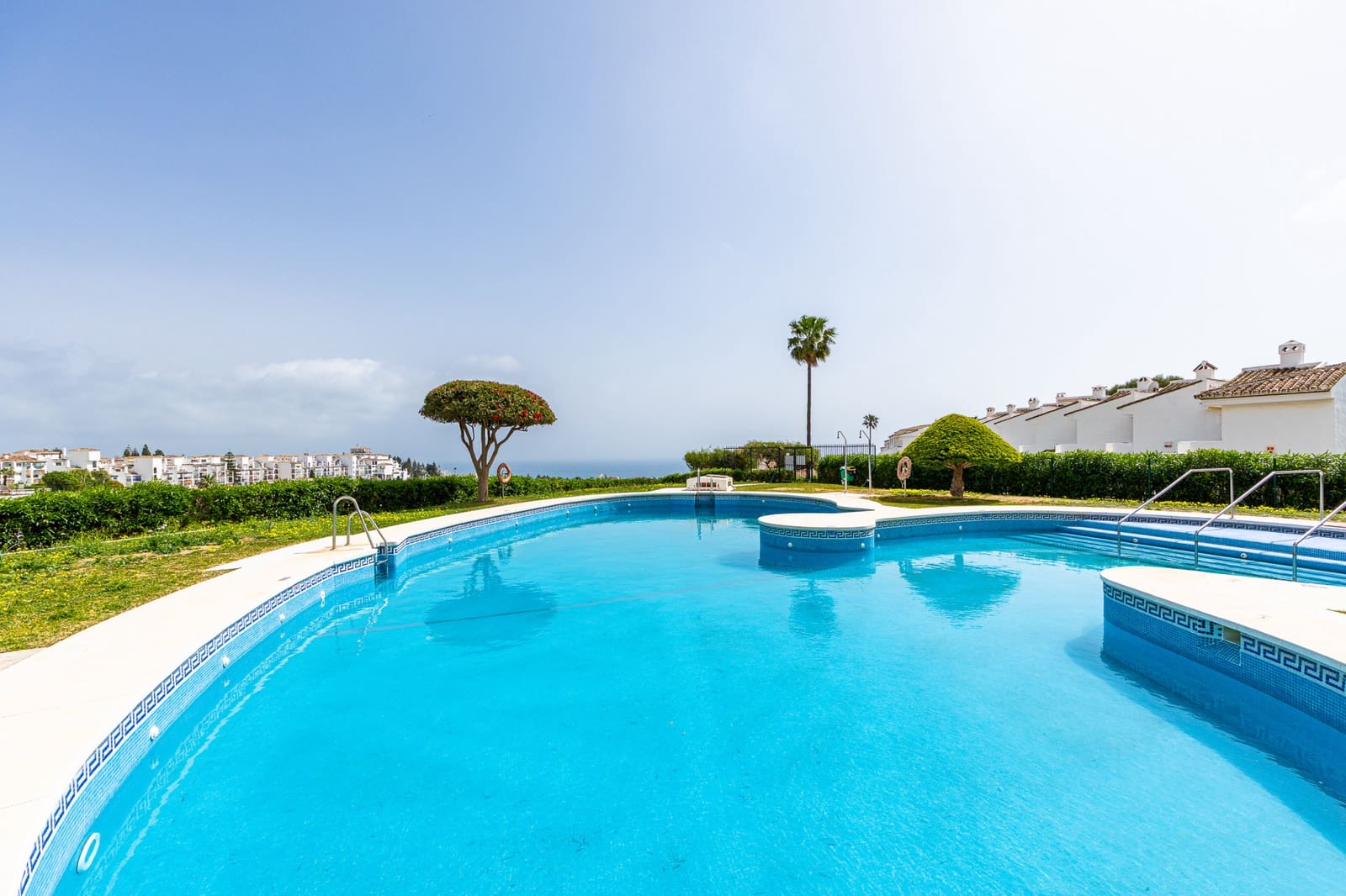 2 slaapkamer Huis te koop in Calahonda met zwembad garage - € 390.000 (Ref: 9770186)