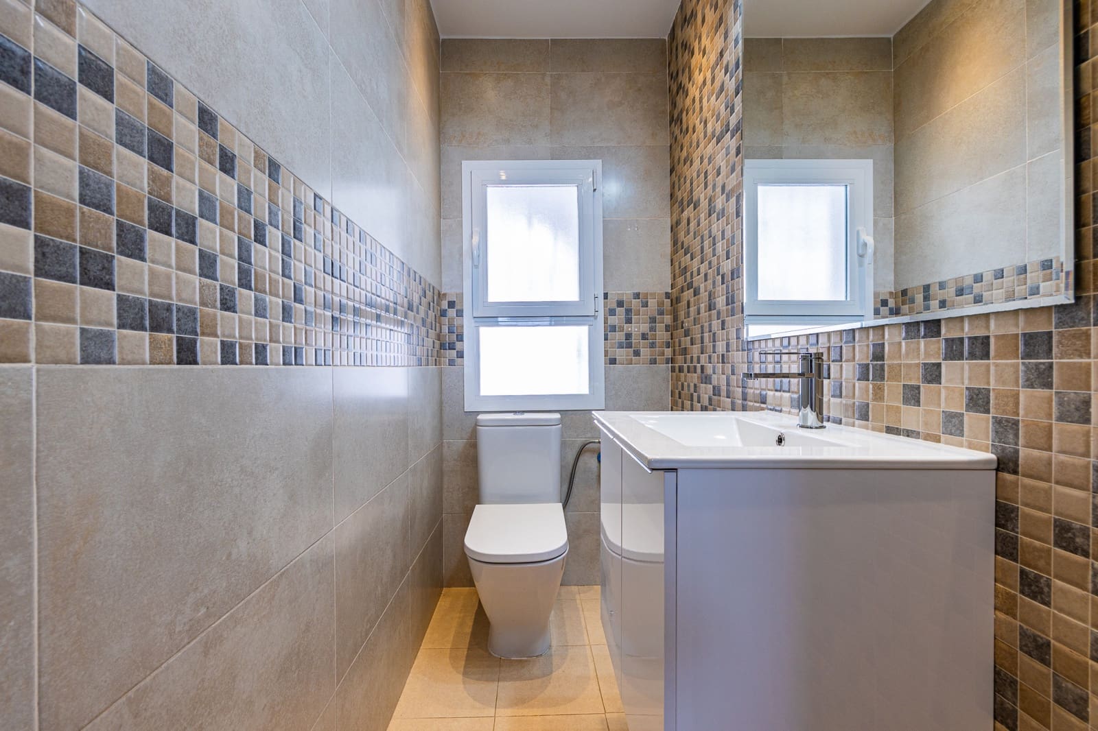 2 slaapkamer Huis te koop in Calahonda met zwembad garage - € 390.000 (Ref: 9770186)