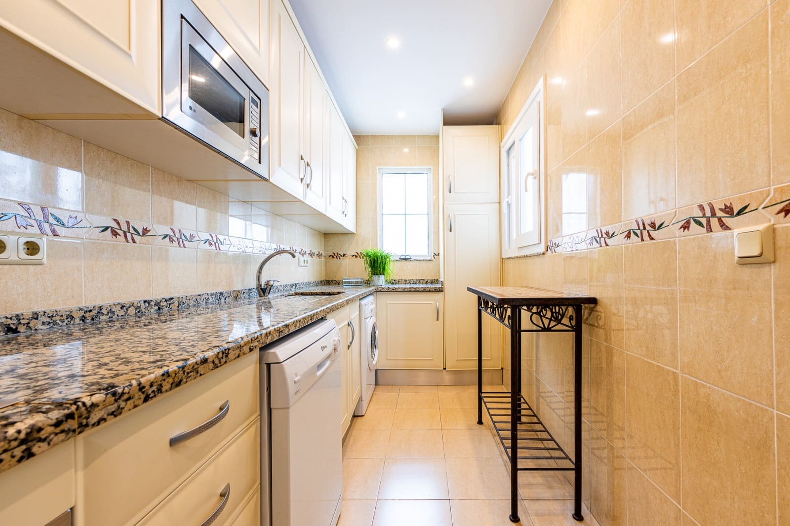 2 slaapkamer Huis te koop in Calahonda met zwembad garage - € 390.000 (Ref: 9770186)